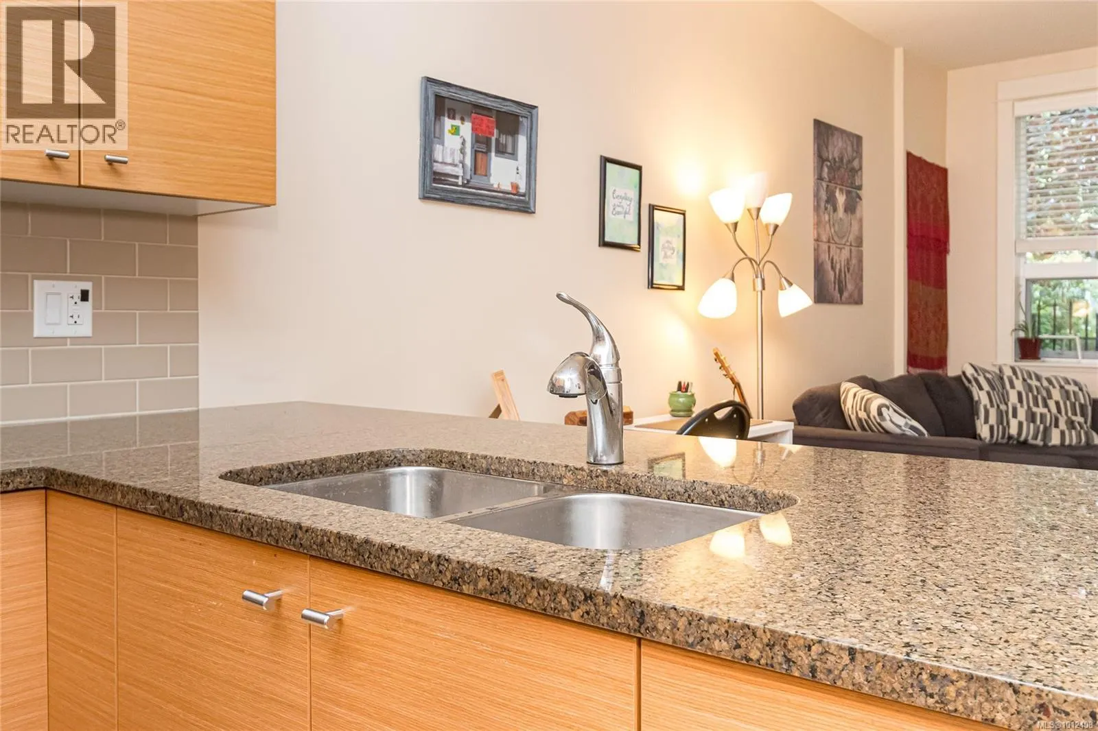 112 1315 Esquimalt Rd
