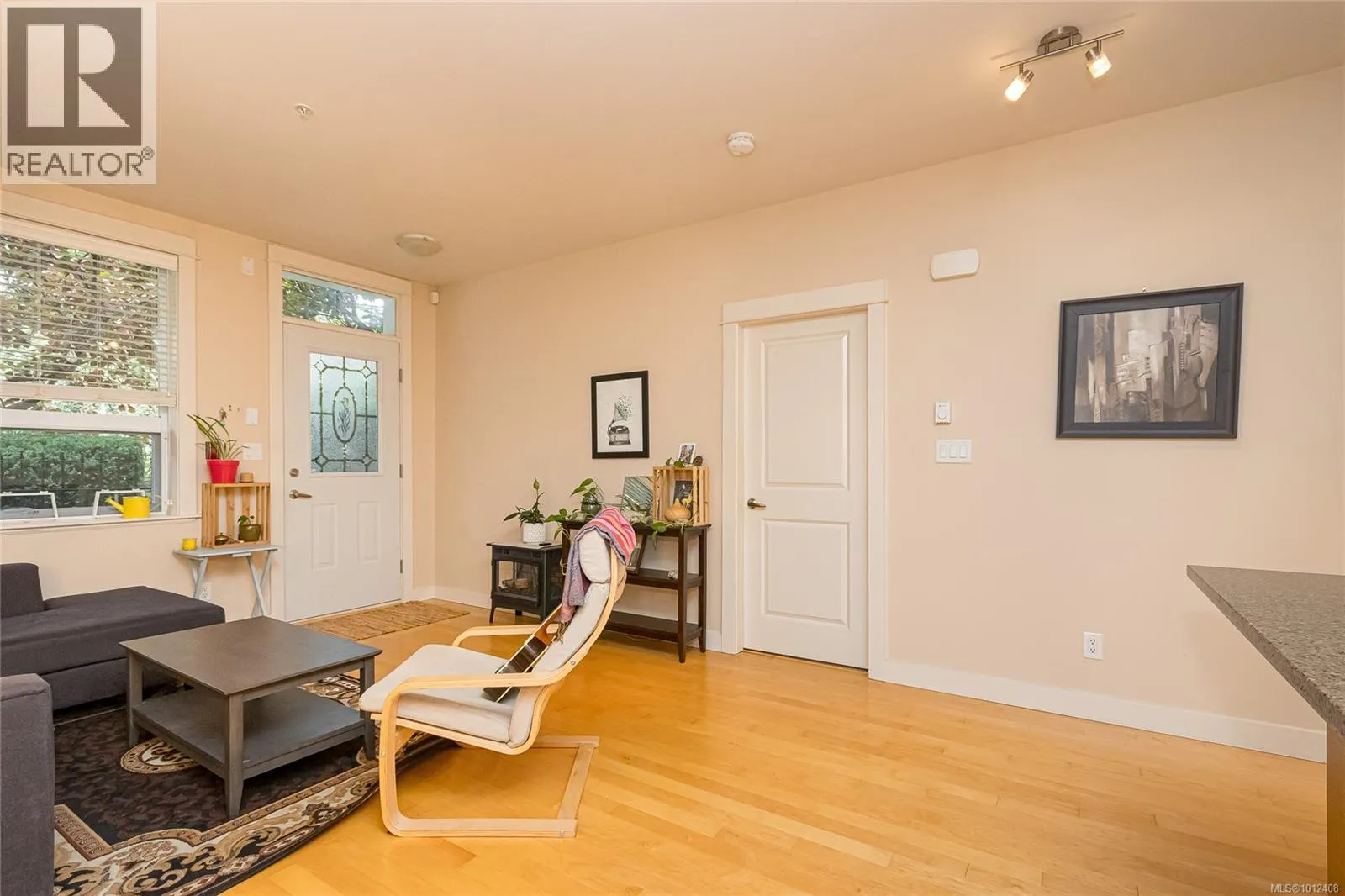 112 1315 Esquimalt Rd