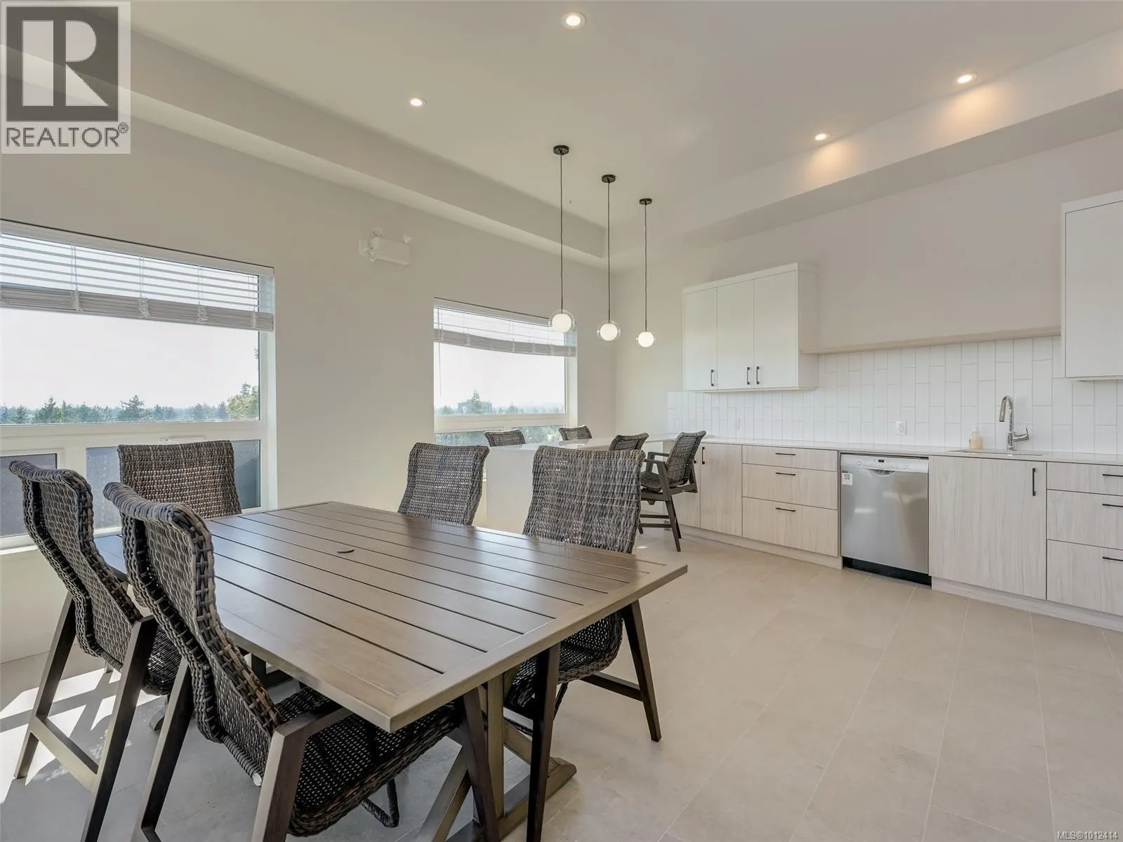406 958 Pharoah Mews
