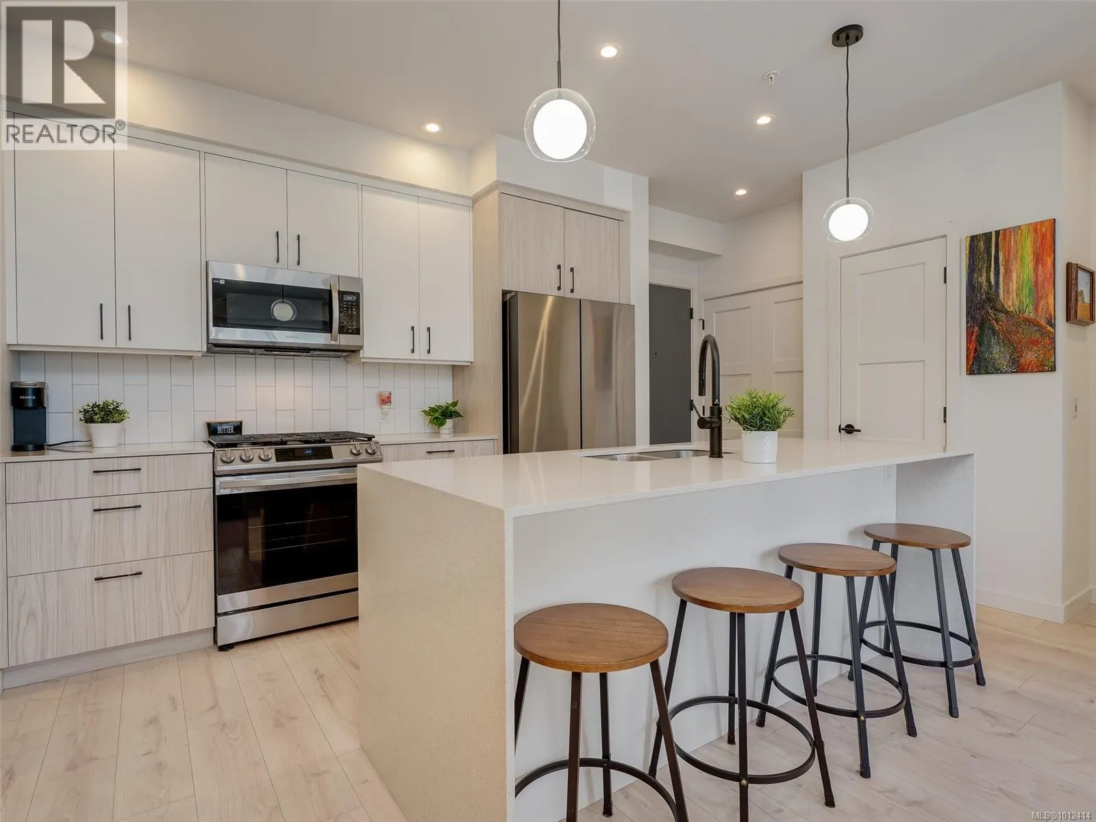 406 958 Pharoah Mews