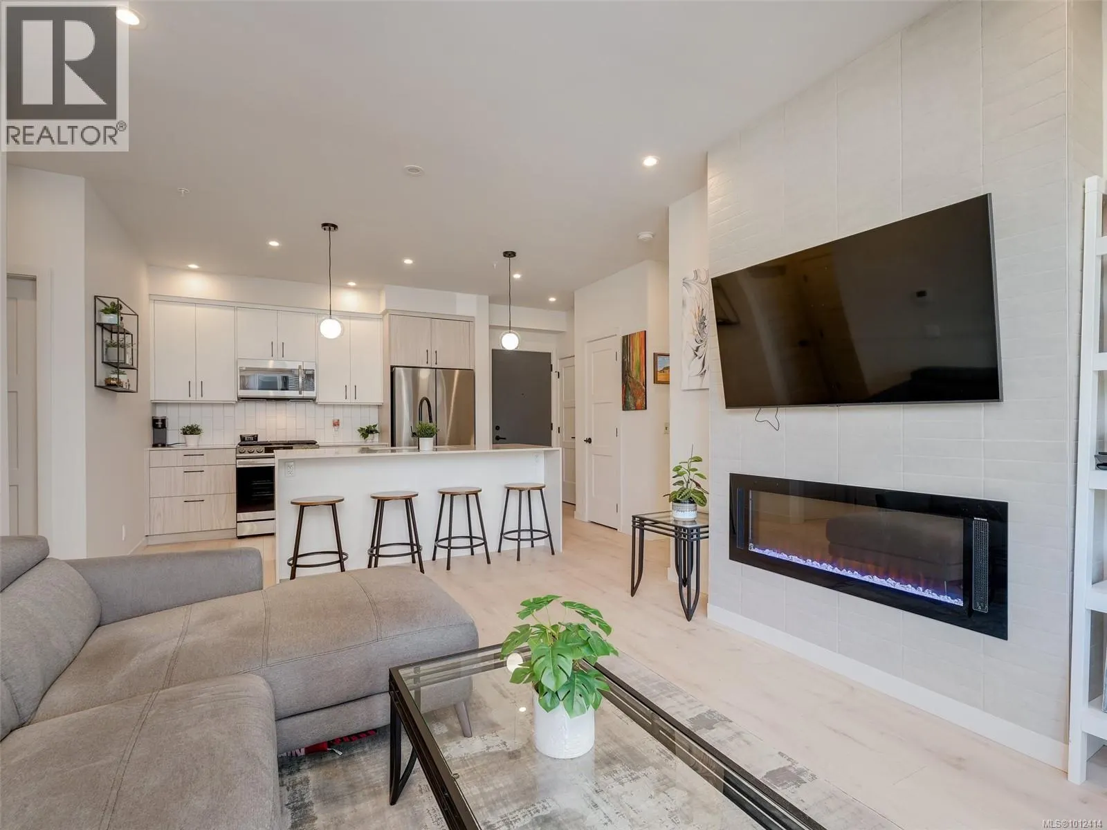 406 958 Pharoah Mews