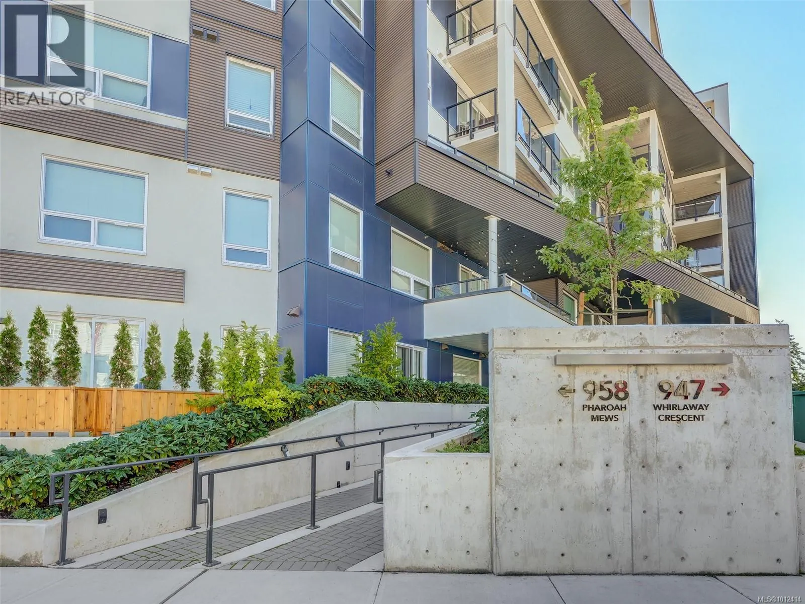406 958 Pharoah Mews