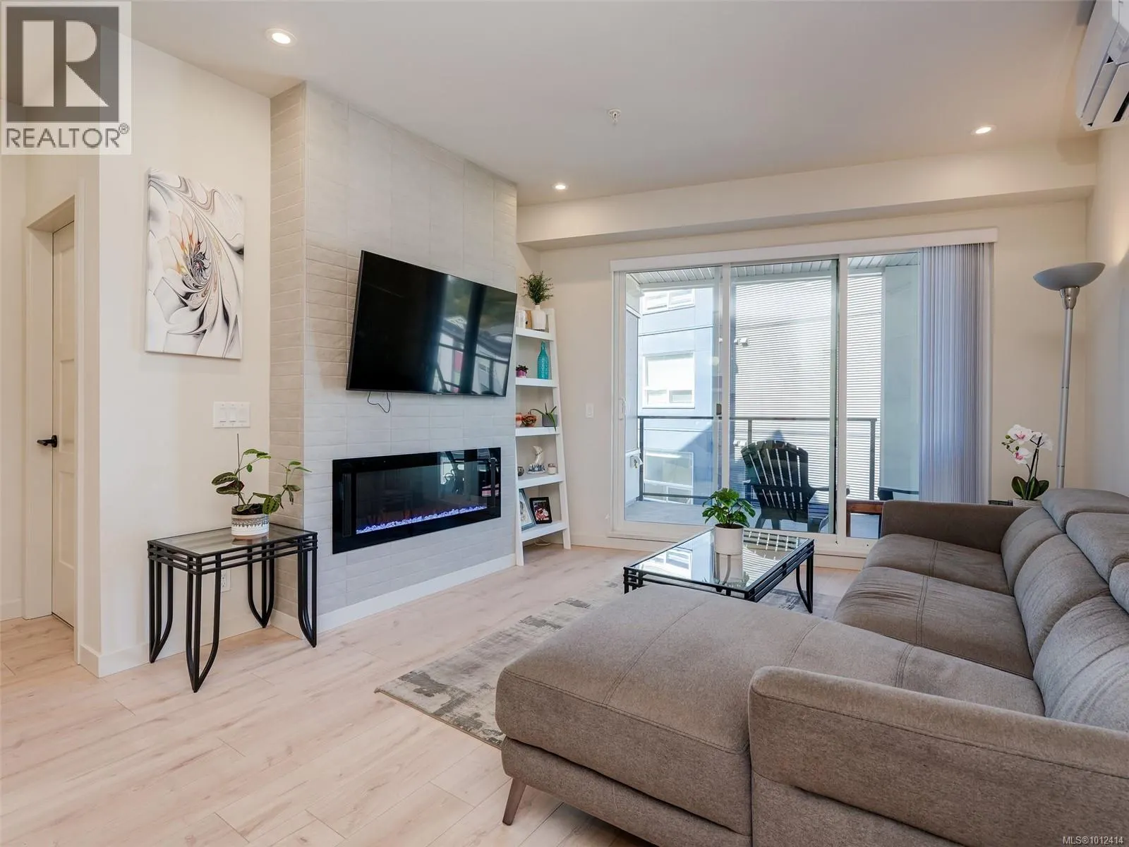 406 958 Pharoah Mews