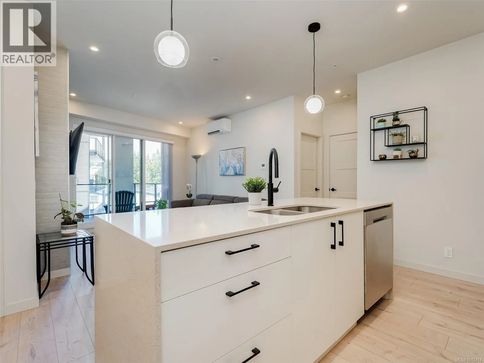 406 958 Pharoah Mews