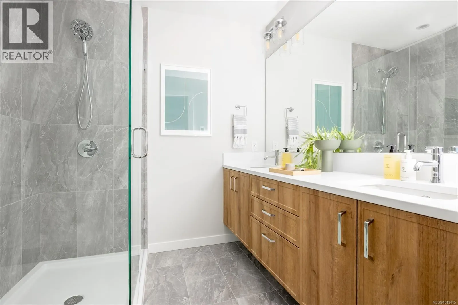 110 3220 Glendale Pl