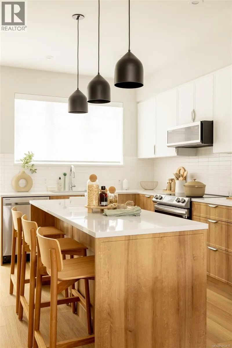 110 3220 Glendale Pl