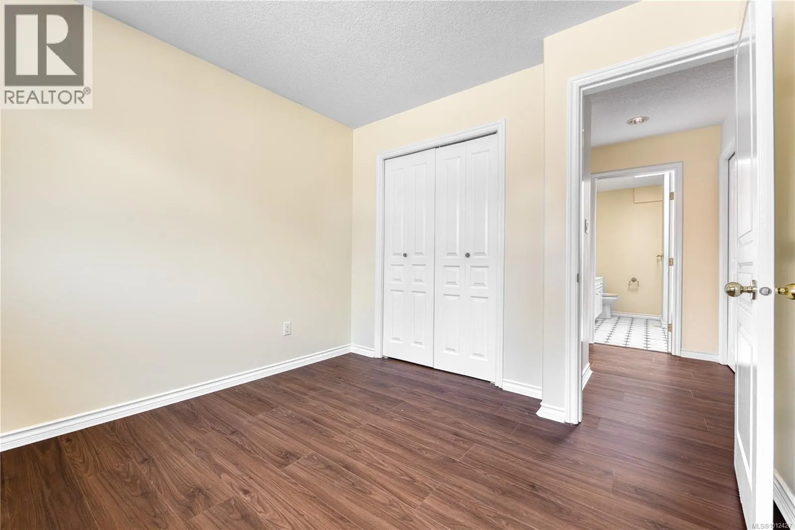 6045 Icarus Dr