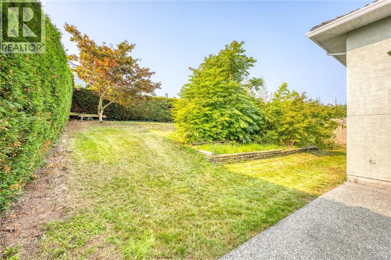 6045 Icarus Dr