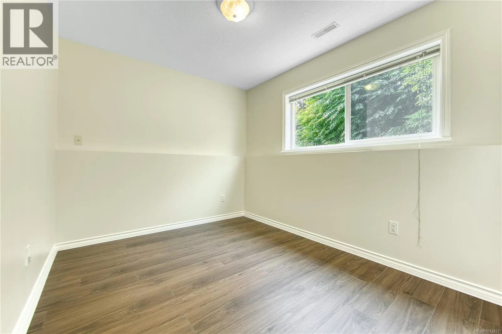 6045 Icarus Dr