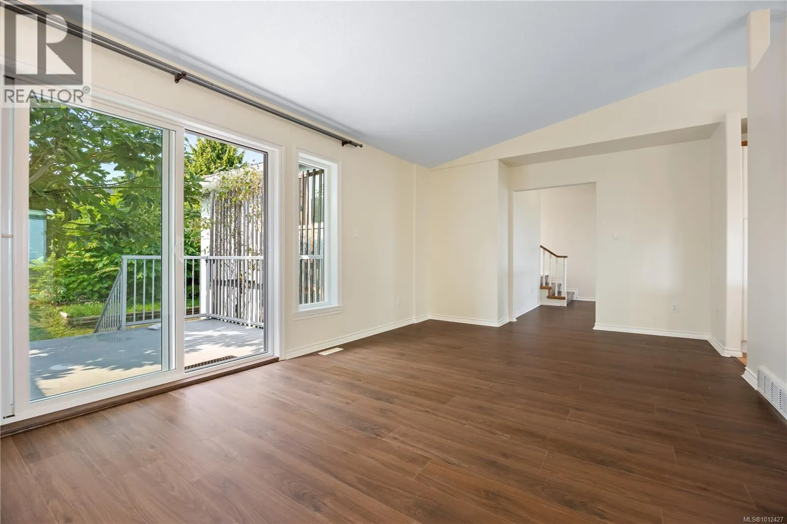 6045 Icarus Dr