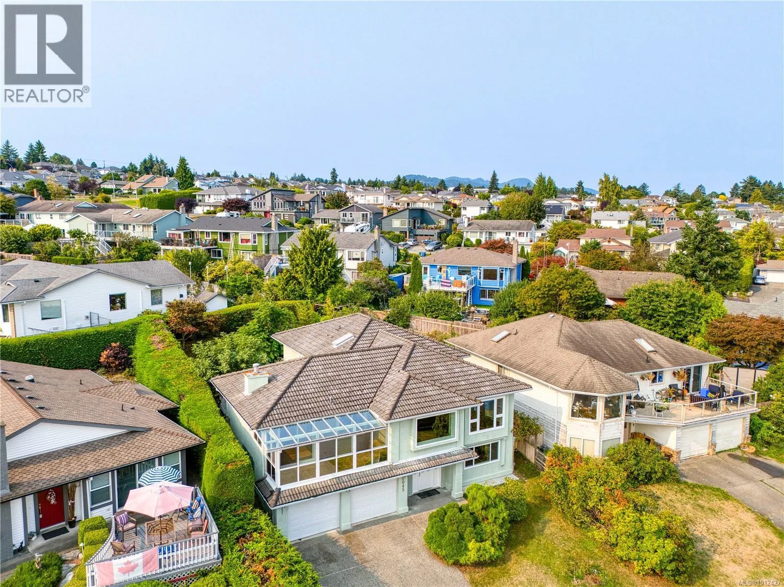 6045 Icarus Dr