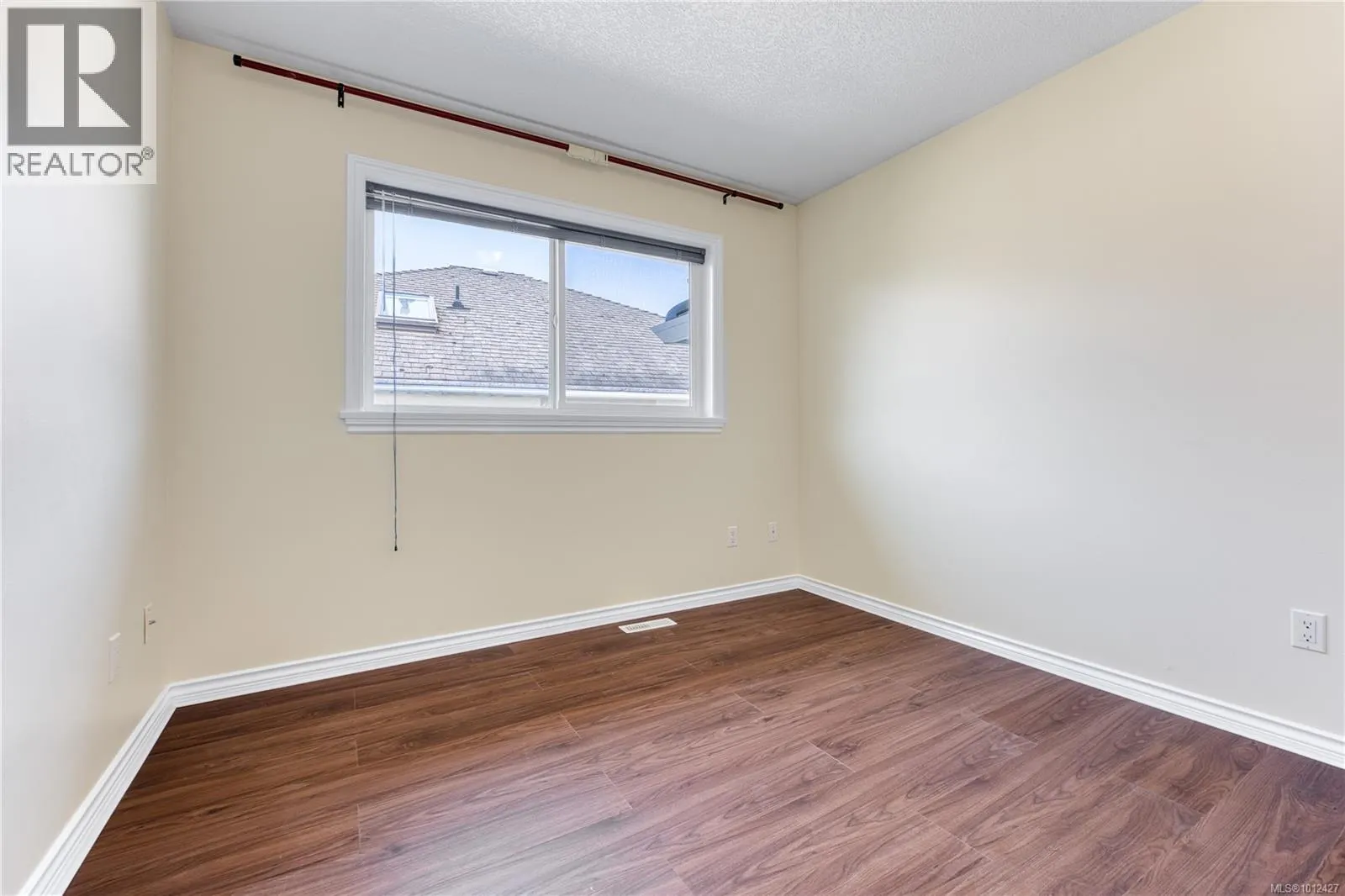 6045 Icarus Dr