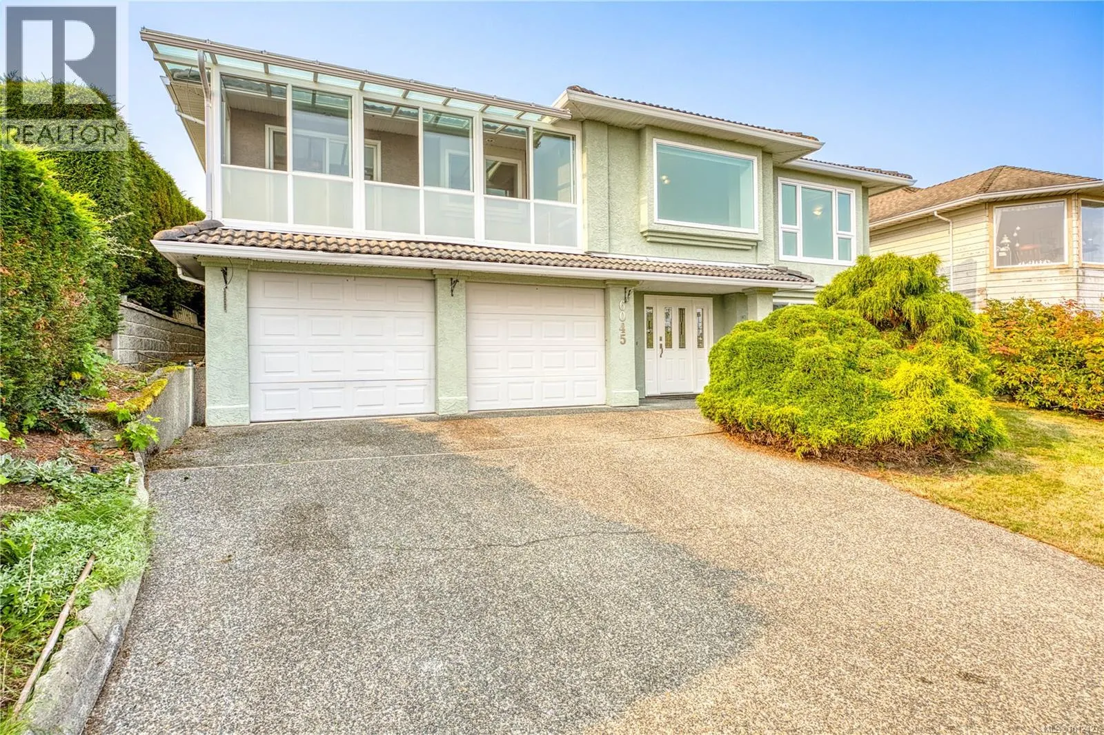 6045 Icarus Dr