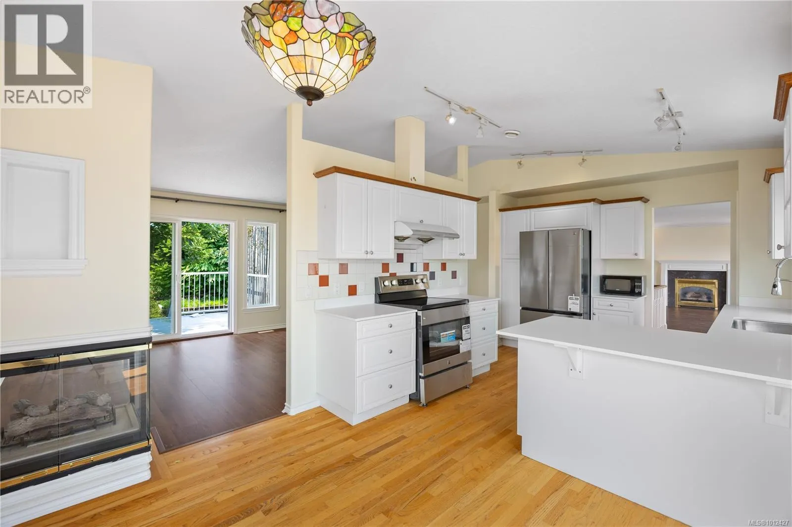 6045 Icarus Dr
