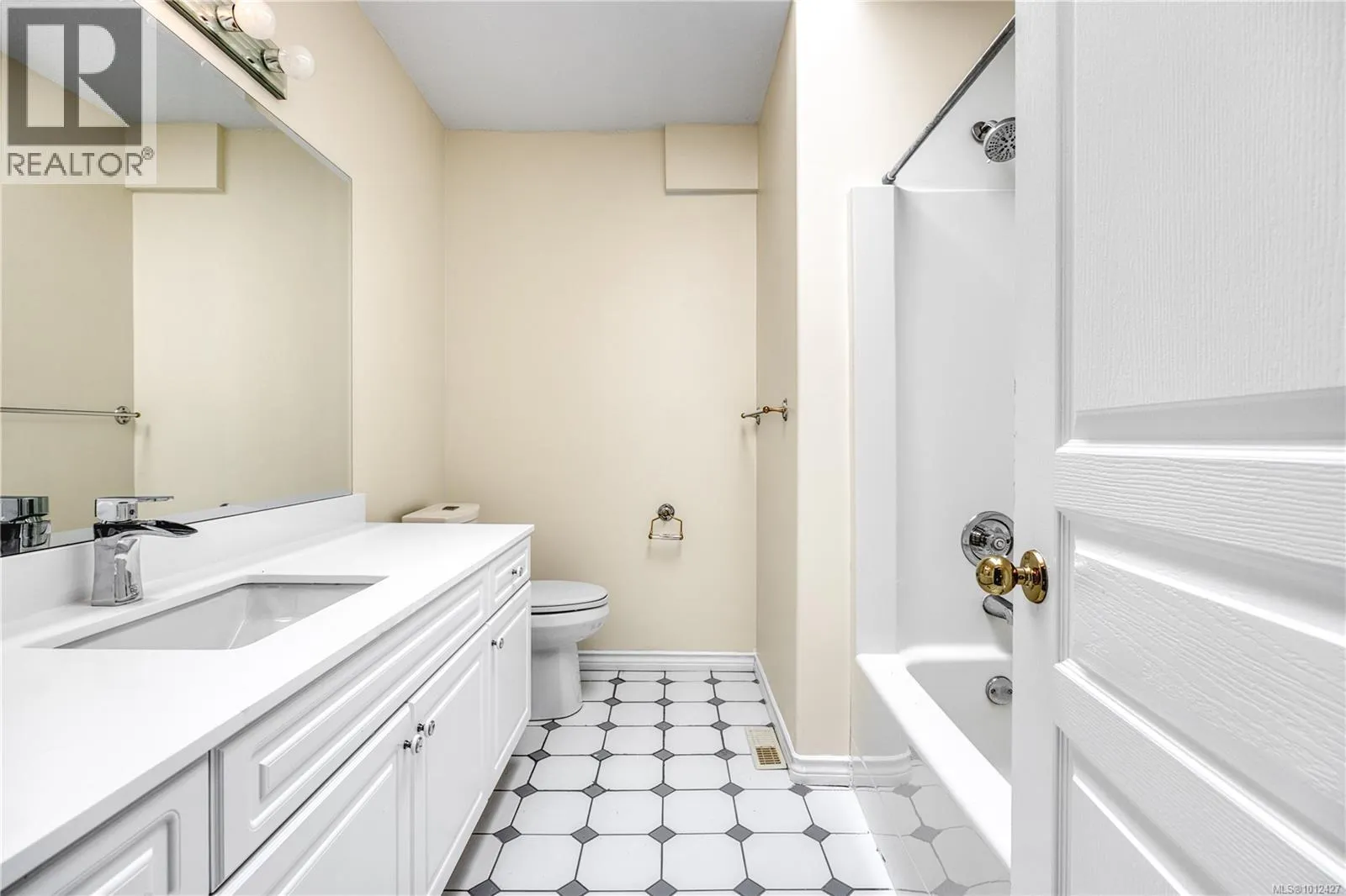 6045 Icarus Dr