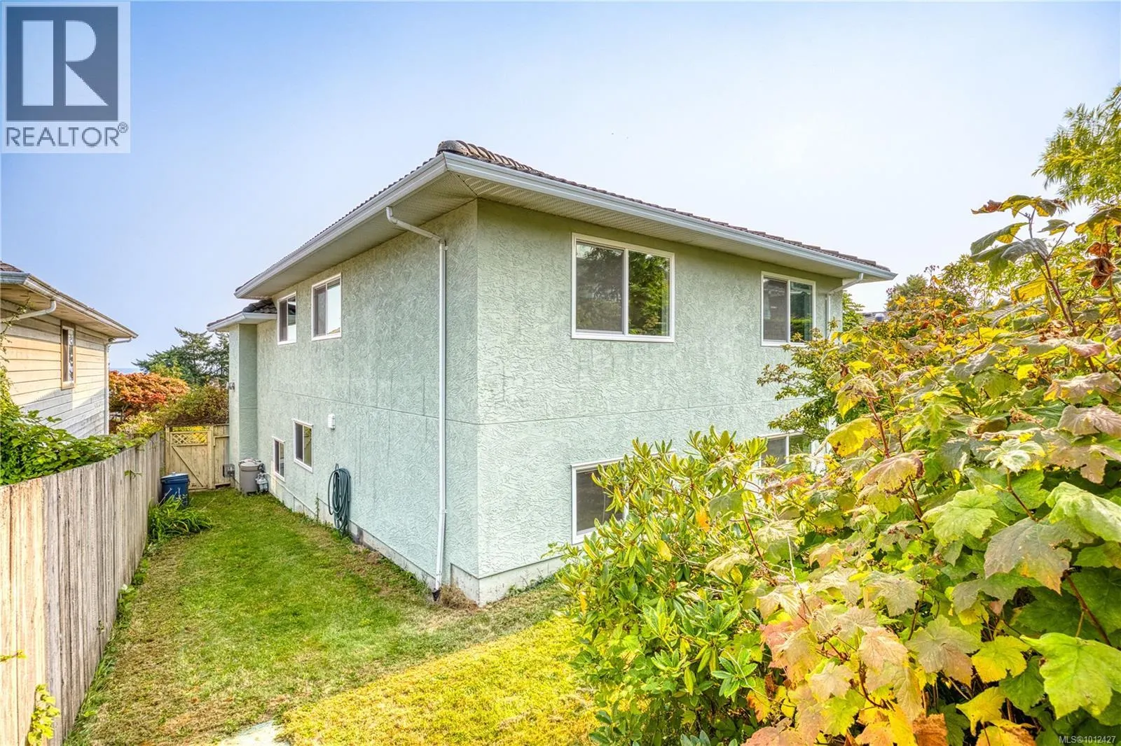 6045 Icarus Dr