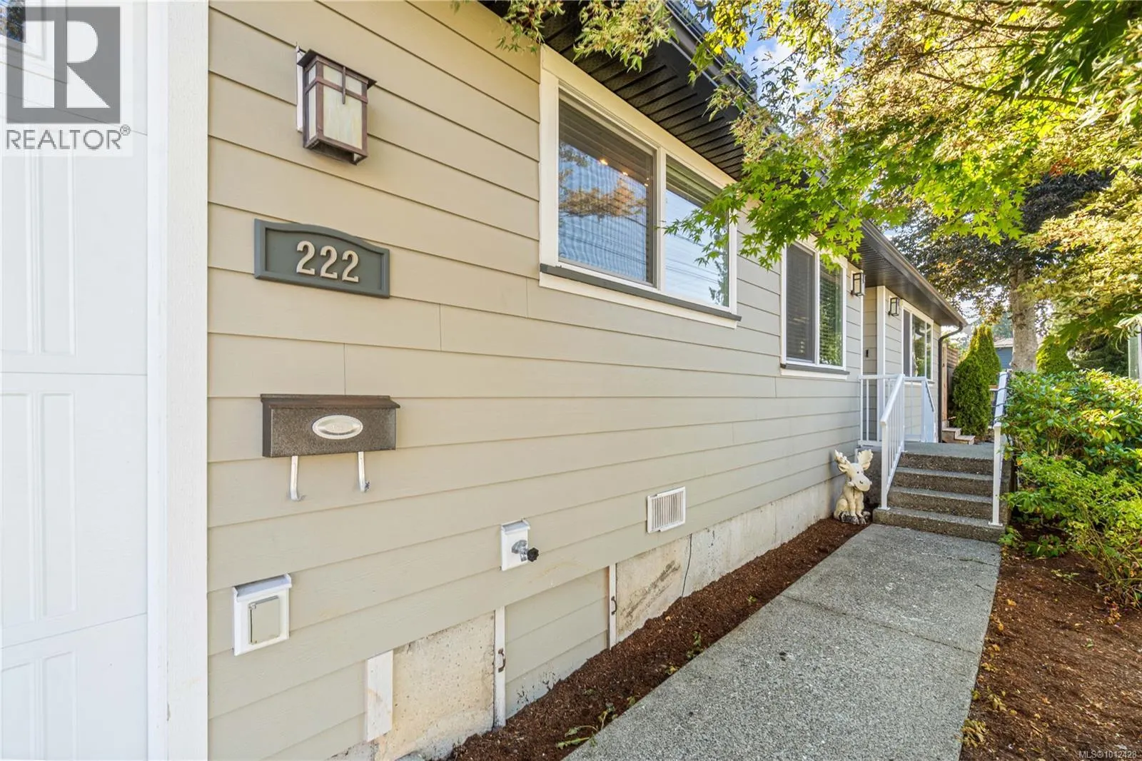 222 Morison Ave