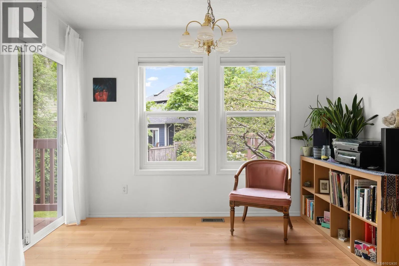 10 4580 West Saanich Rd