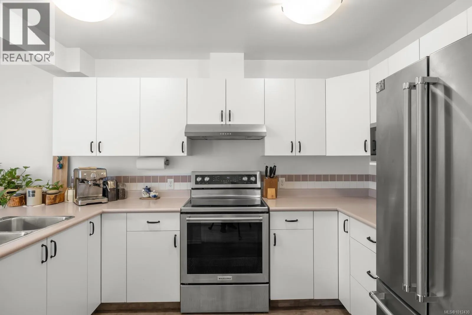 10 4580 West Saanich Rd