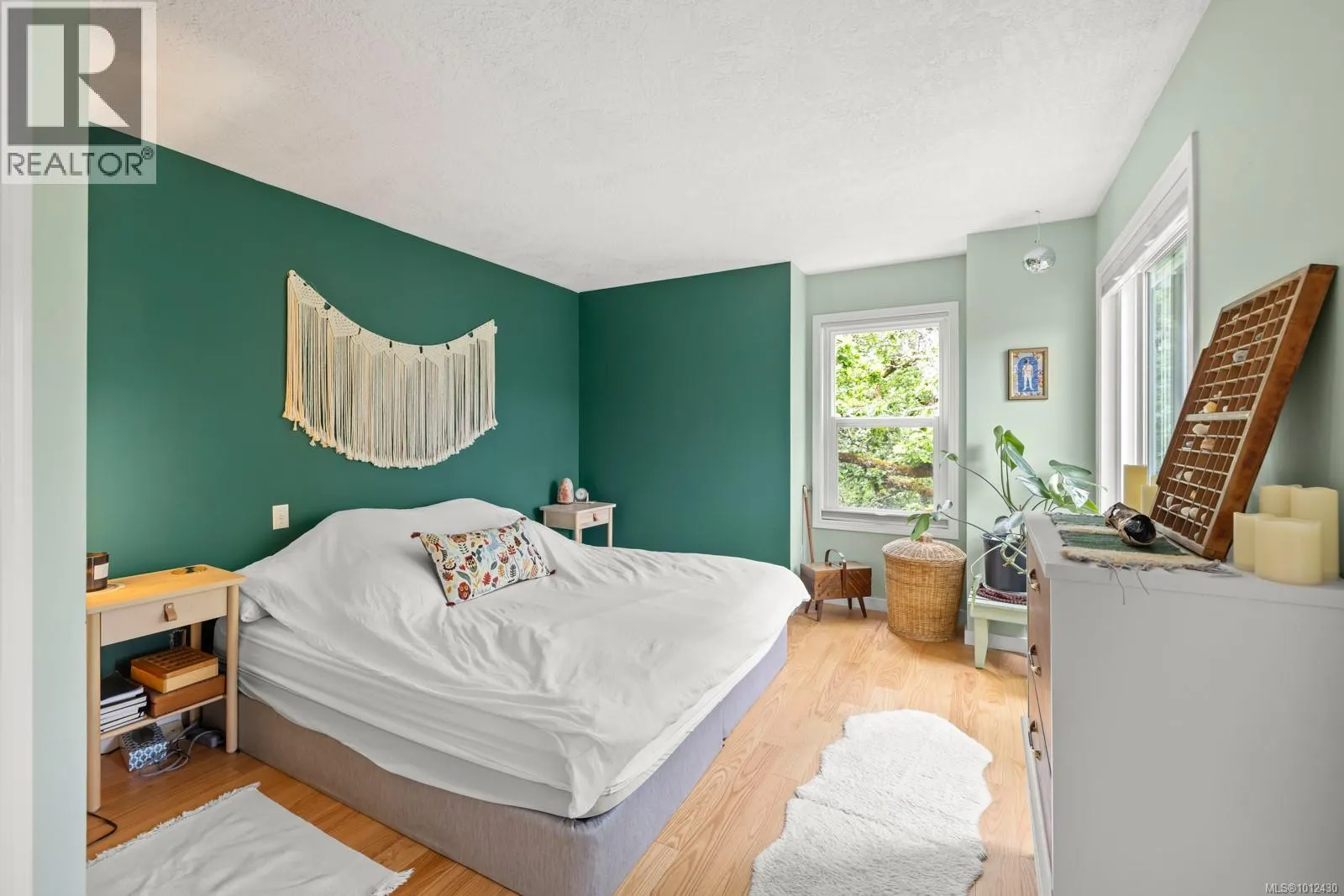 10 4580 West Saanich Rd
