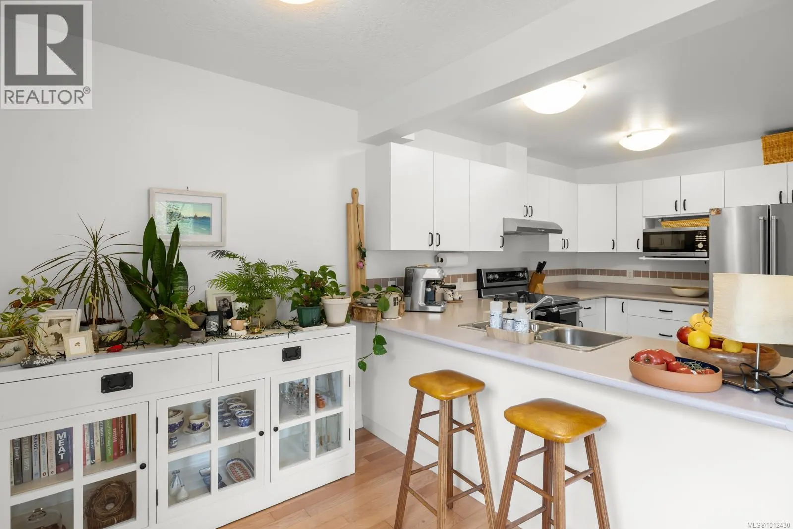 10 4580 West Saanich Rd