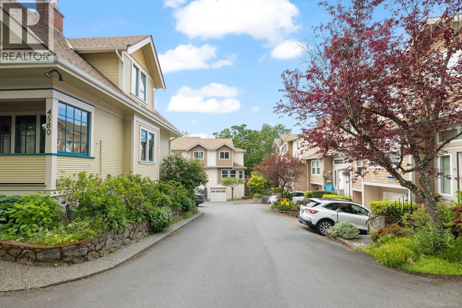 10 4580 West Saanich Rd