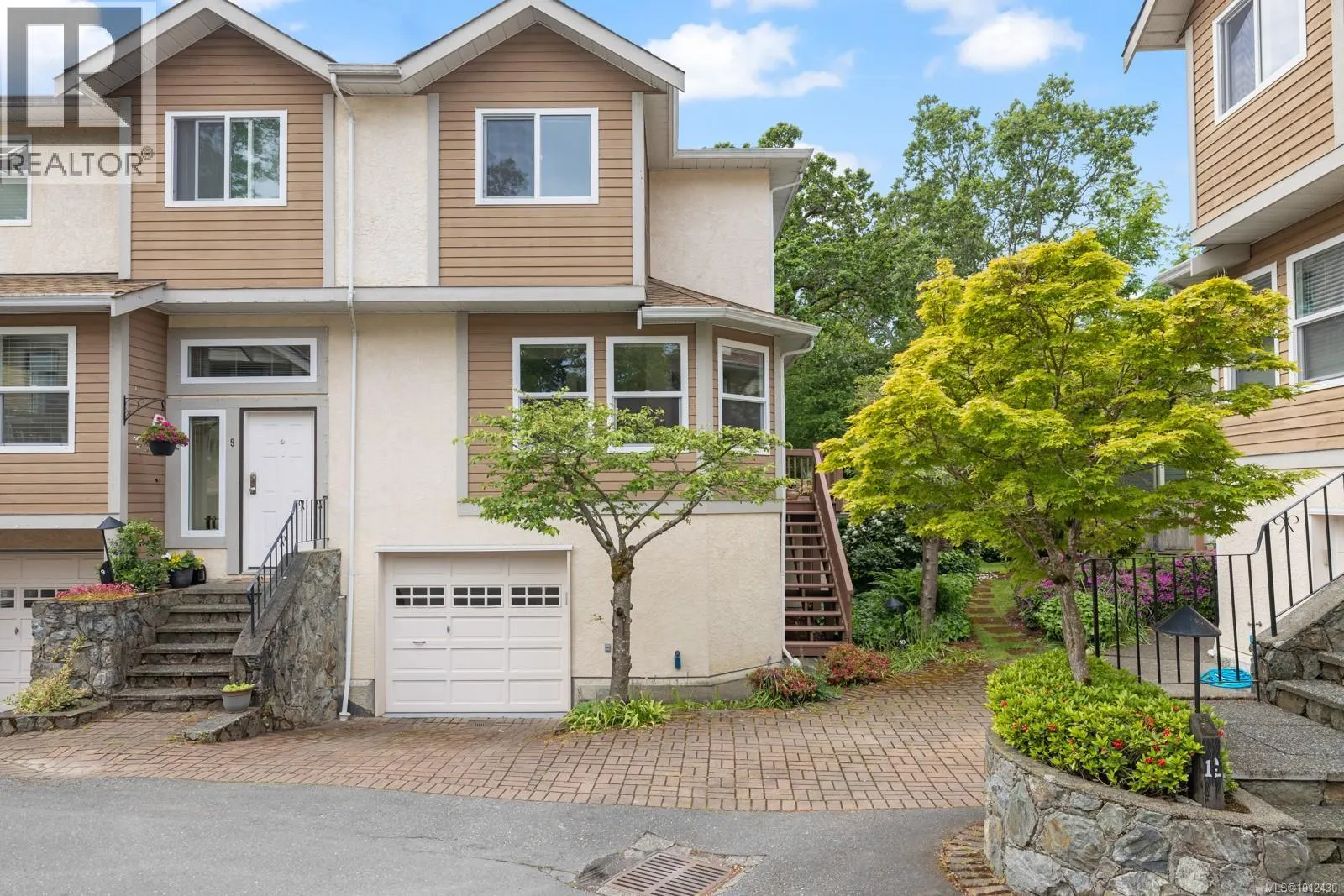 10 4580 West Saanich Rd
