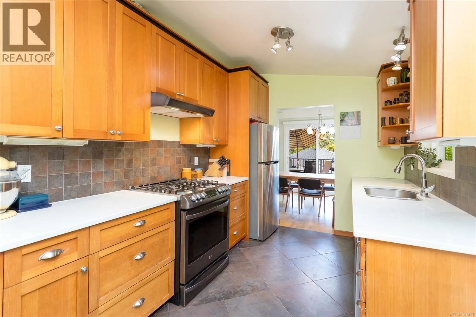 1555 Jasper Pl