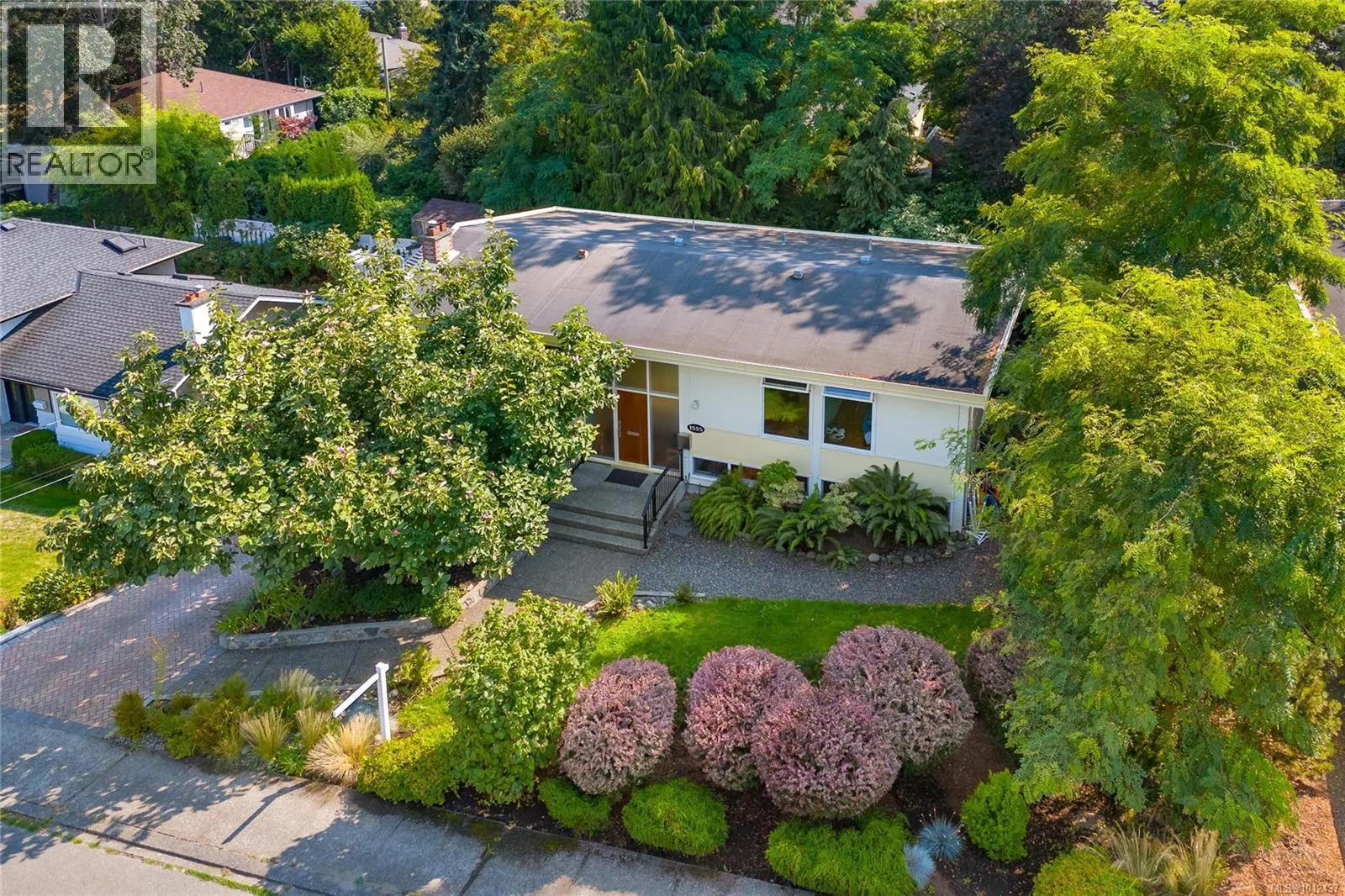 1555 Jasper Pl
