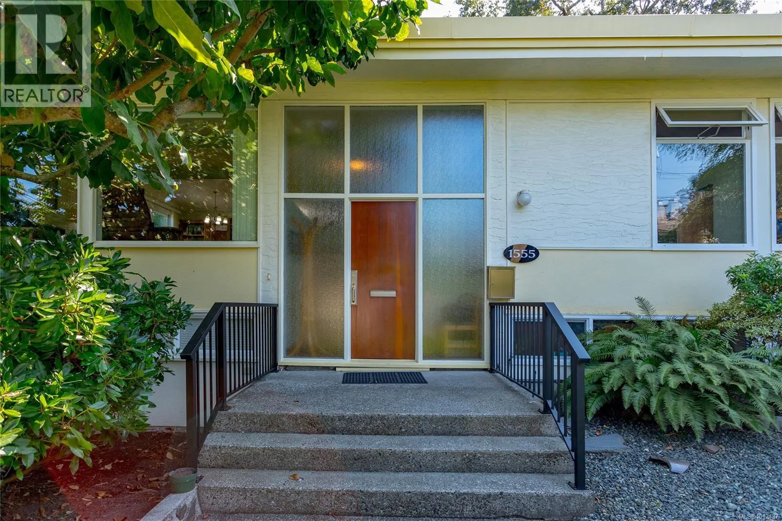 1555 Jasper Pl