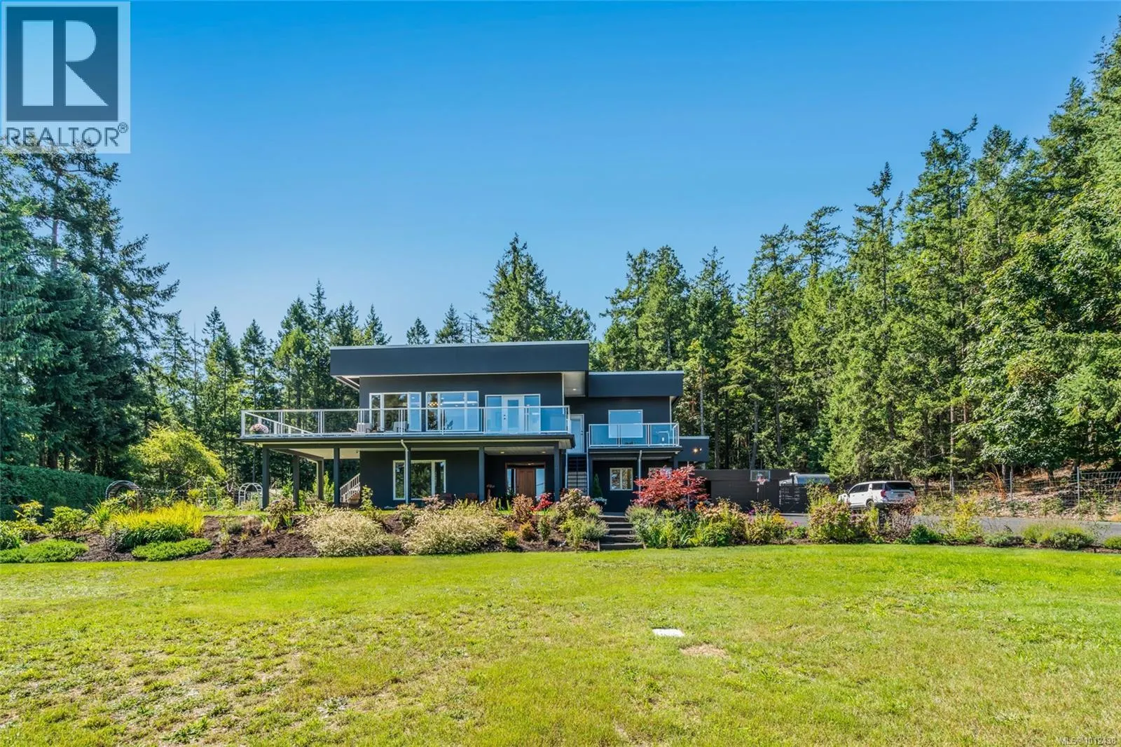 2904 Dolphin Dr
