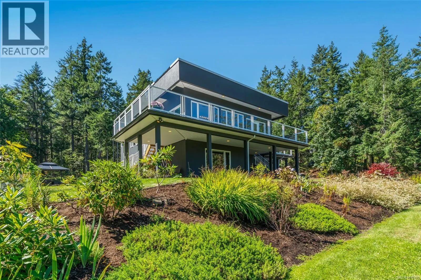 2904 Dolphin Dr