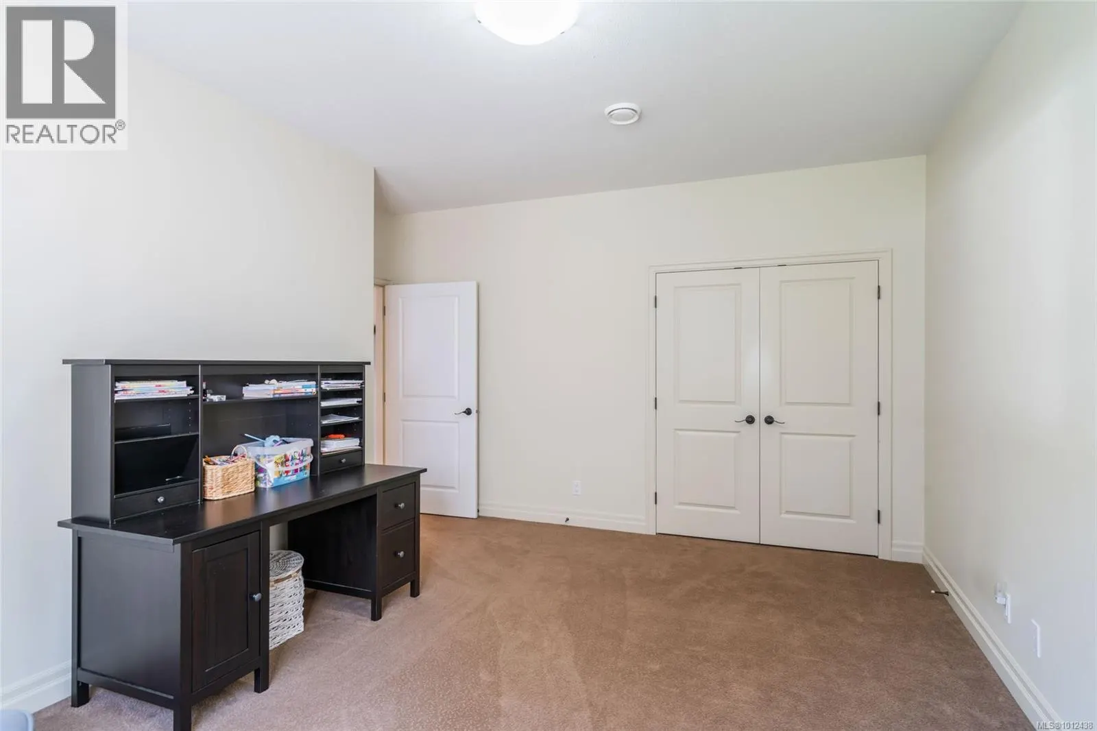 2904 Dolphin Dr