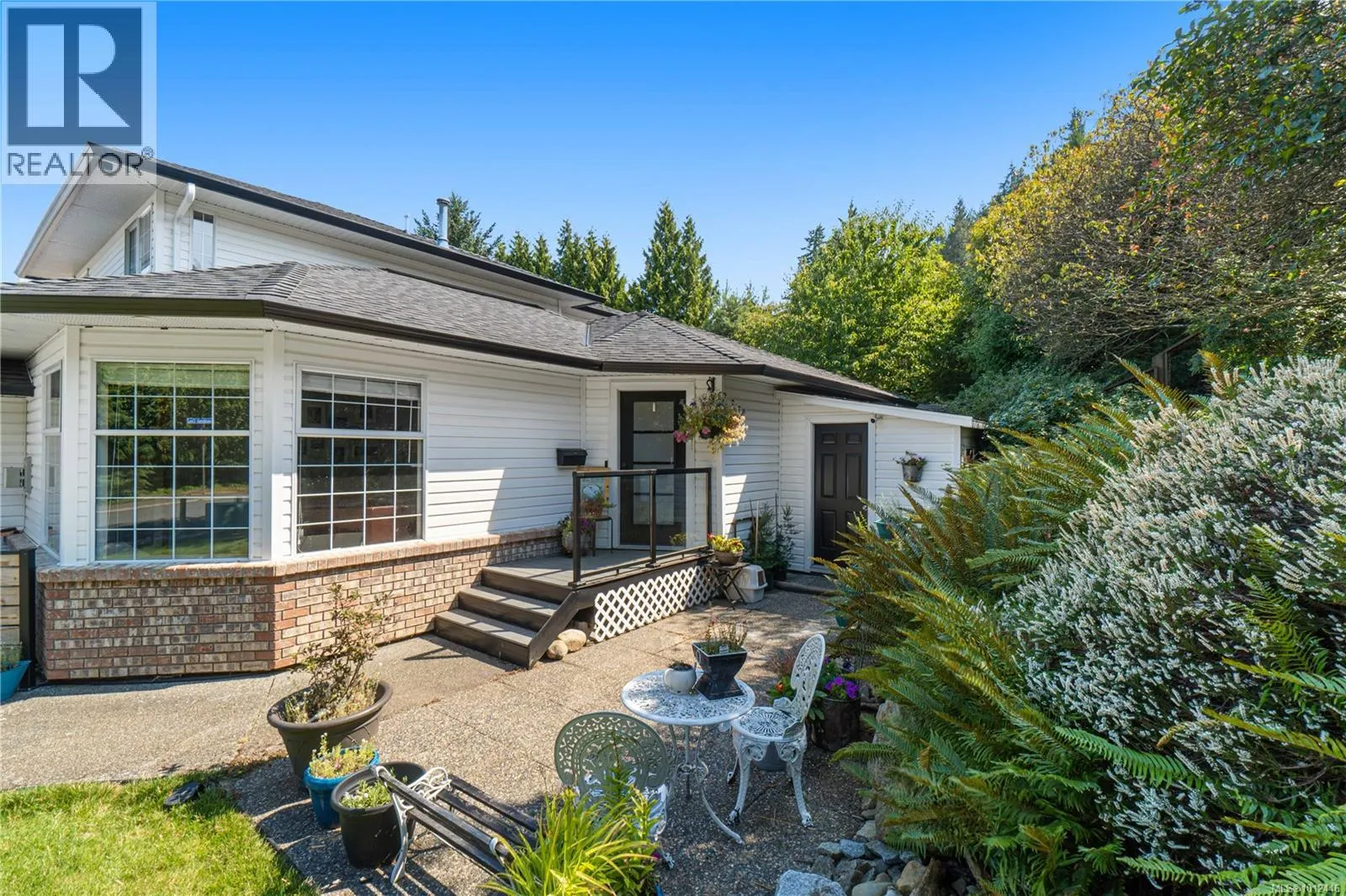 5804 Tweedsmuir Cres