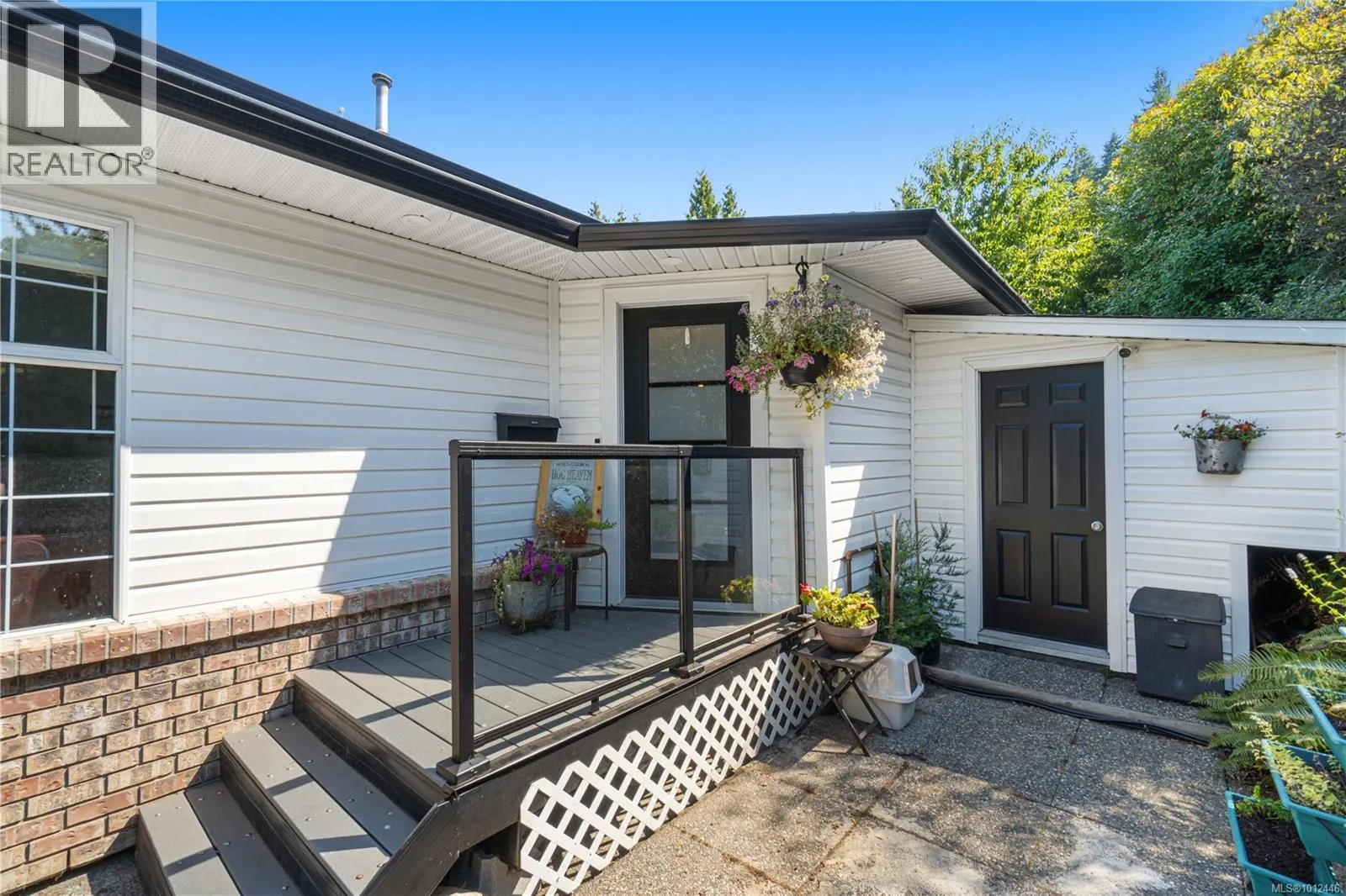 5804 Tweedsmuir Cres