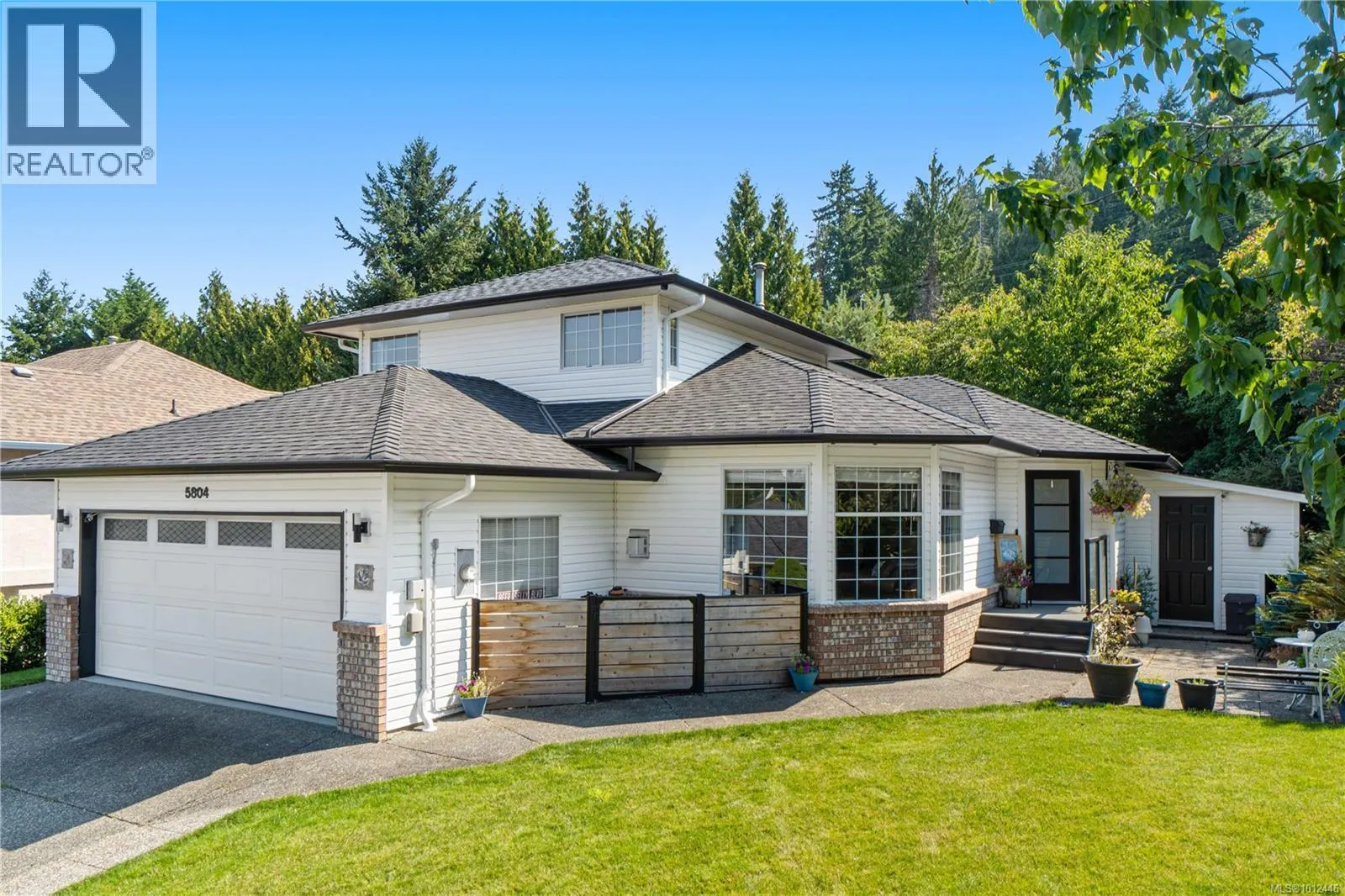 5804 Tweedsmuir Cres
