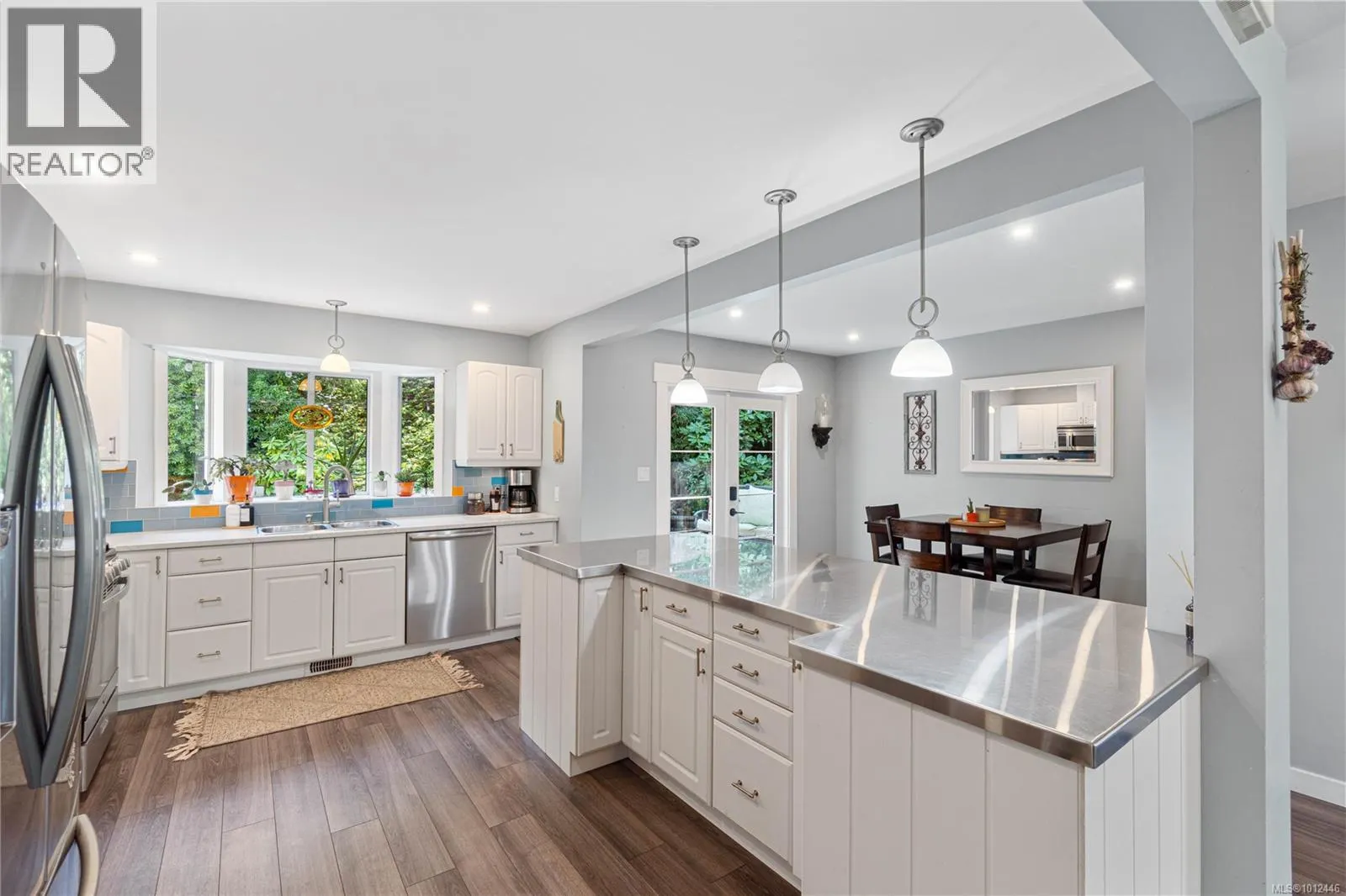 5804 Tweedsmuir Cres