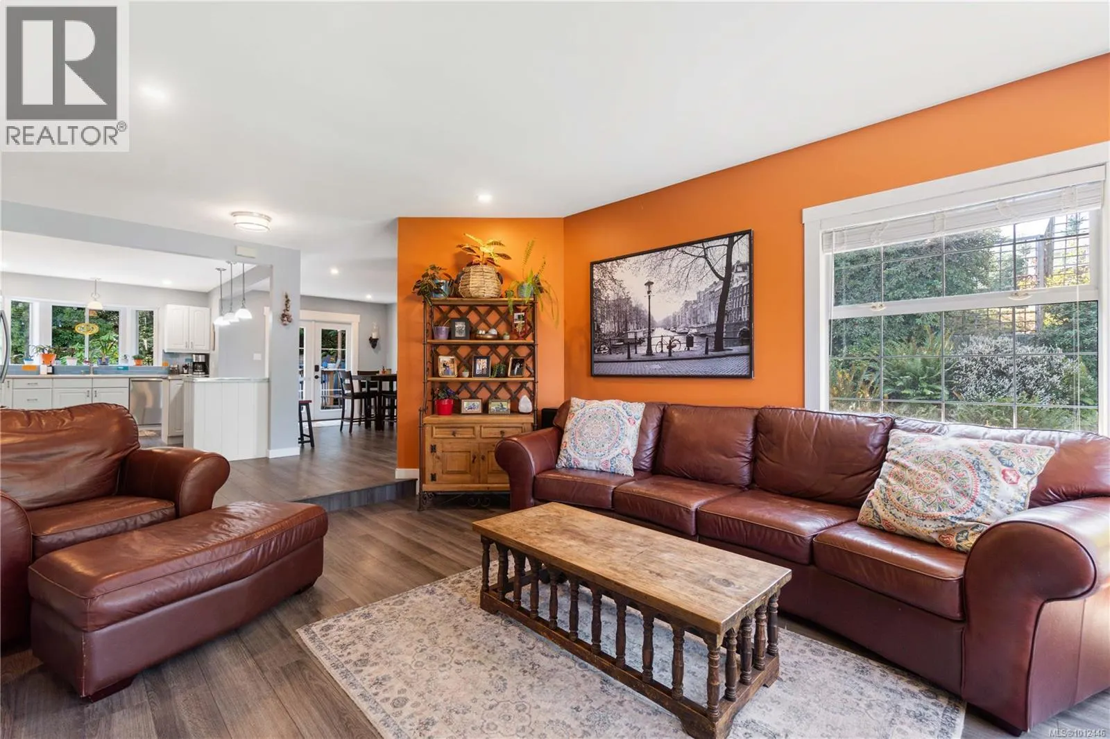 5804 Tweedsmuir Cres
