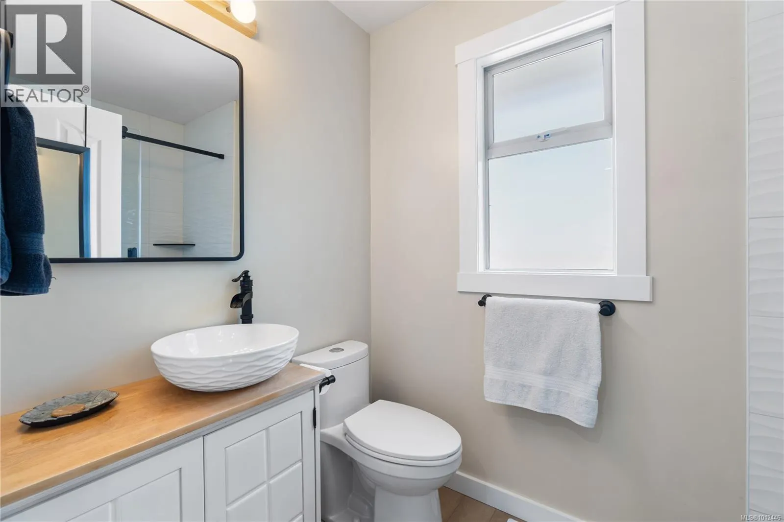 5804 Tweedsmuir Cres
