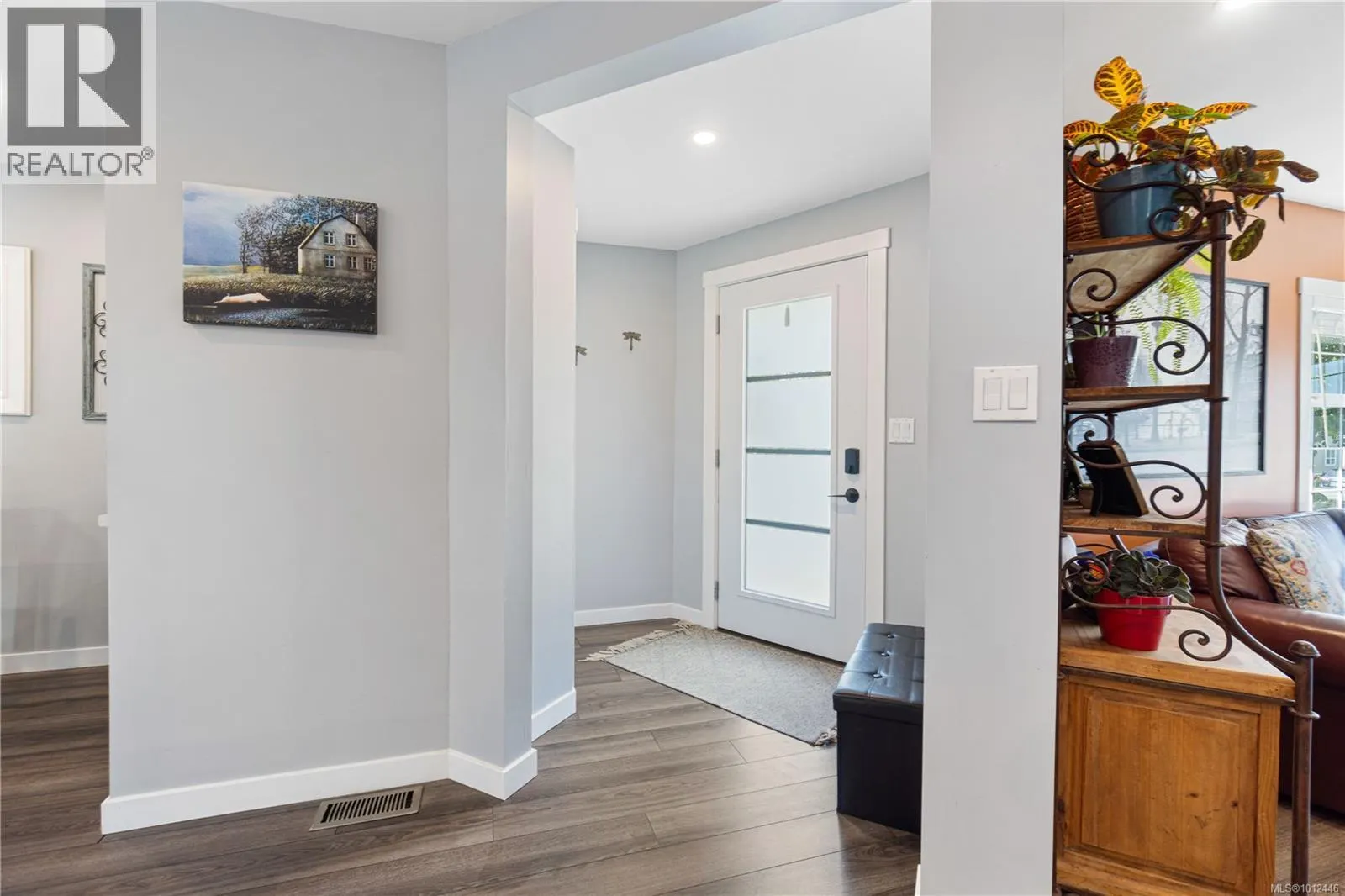 5804 Tweedsmuir Cres