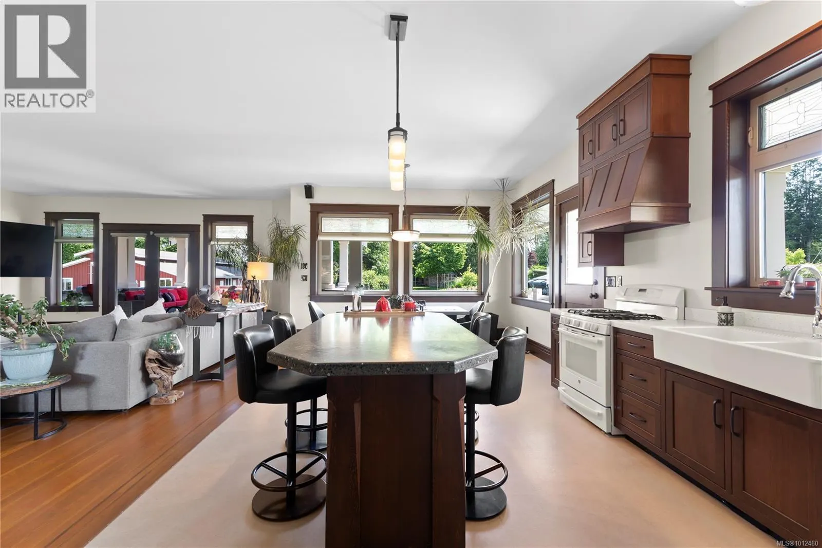 3816 Stuart Pl