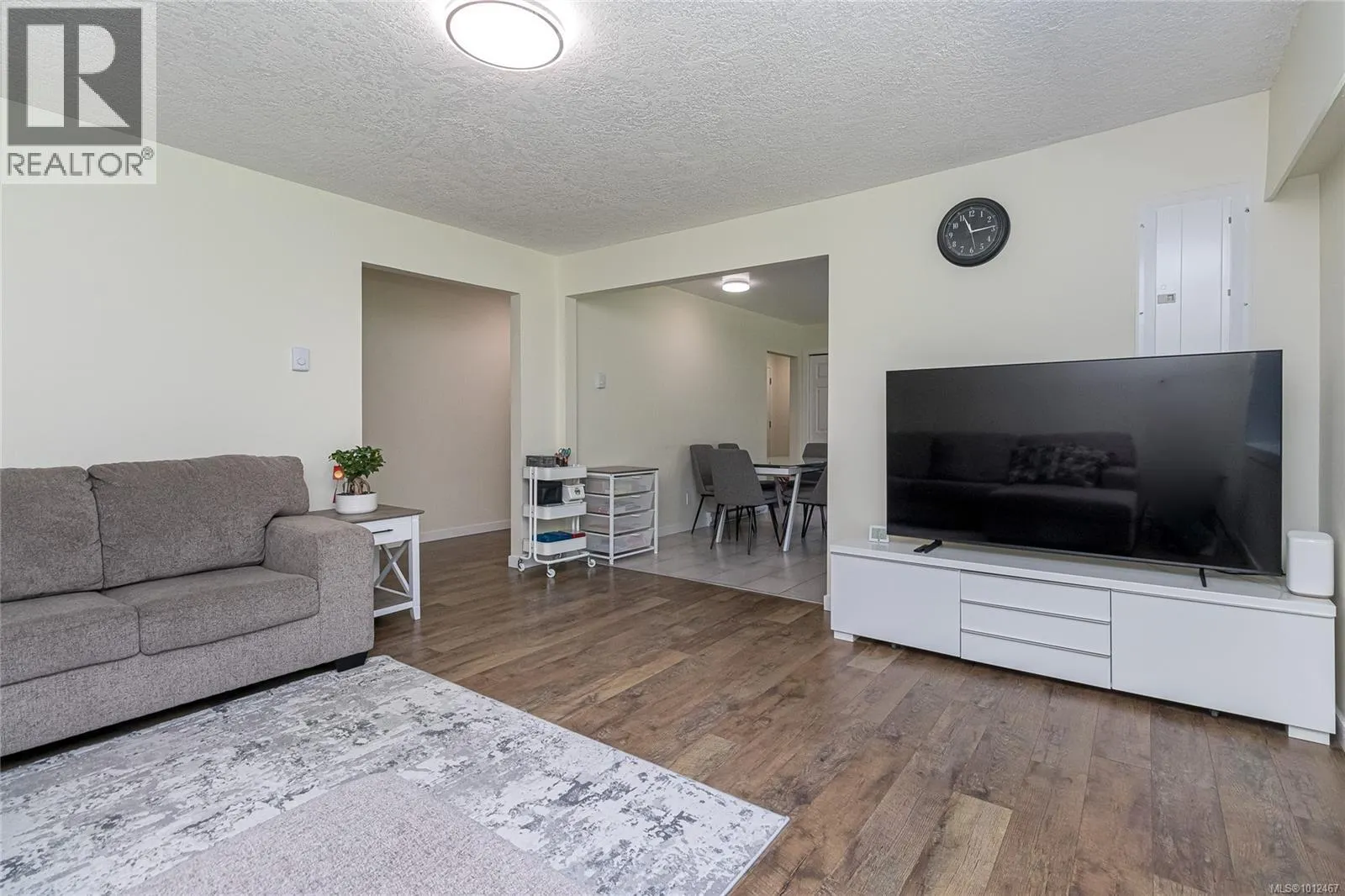 898 Cecil Blogg Dr