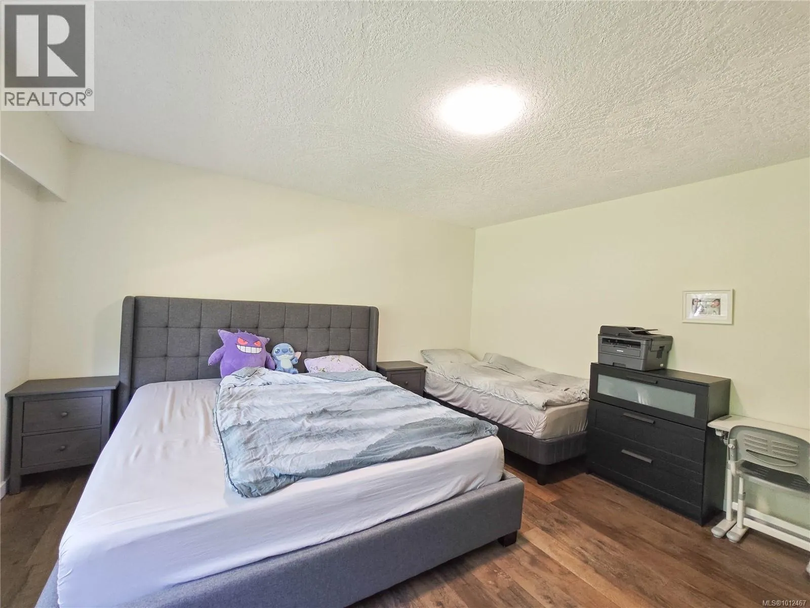 898 Cecil Blogg Dr
