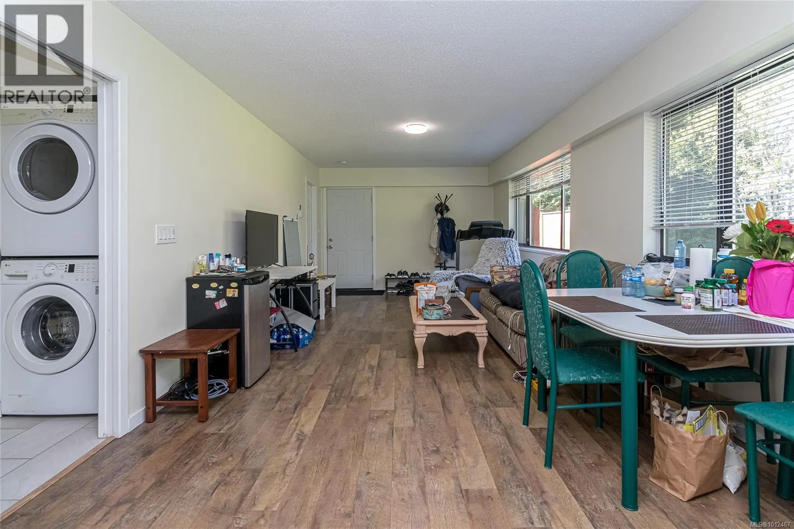 898 Cecil Blogg Dr
