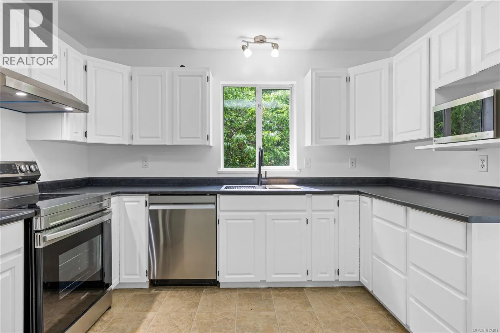 1333 Carmel Pl