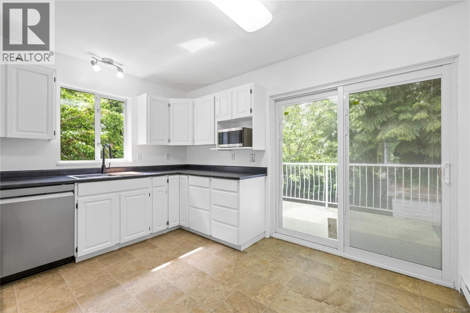 1333 Carmel Pl
