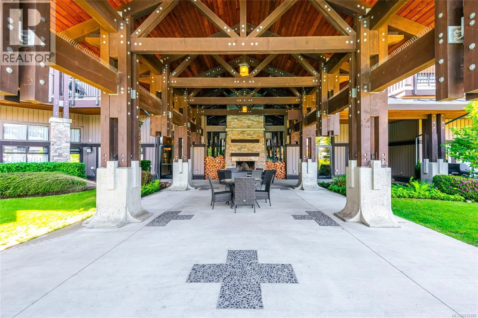 62 1175 Resort Dr