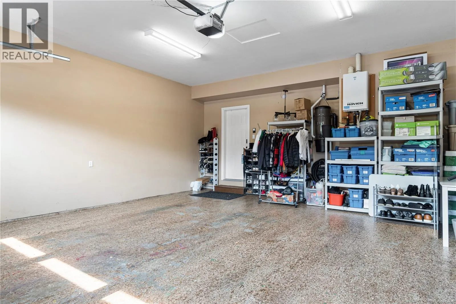 2246 Neil Dr