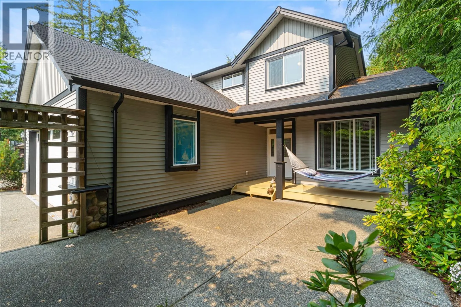 2246 Neil Dr