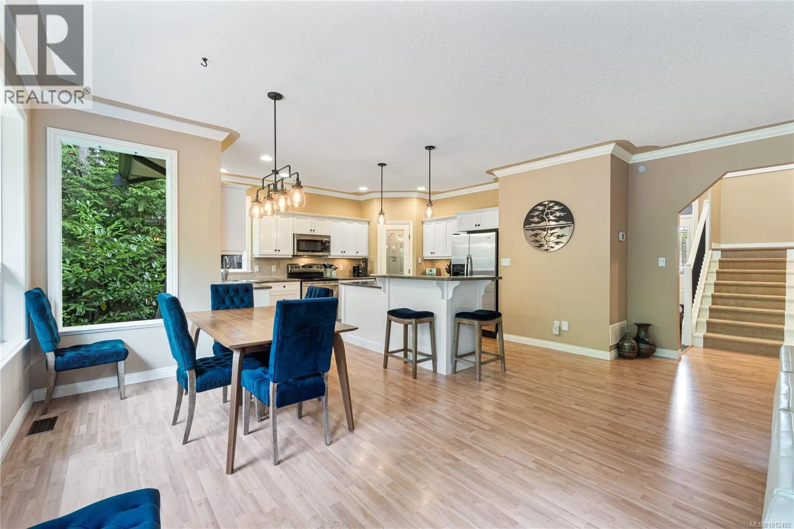 2246 Neil Dr